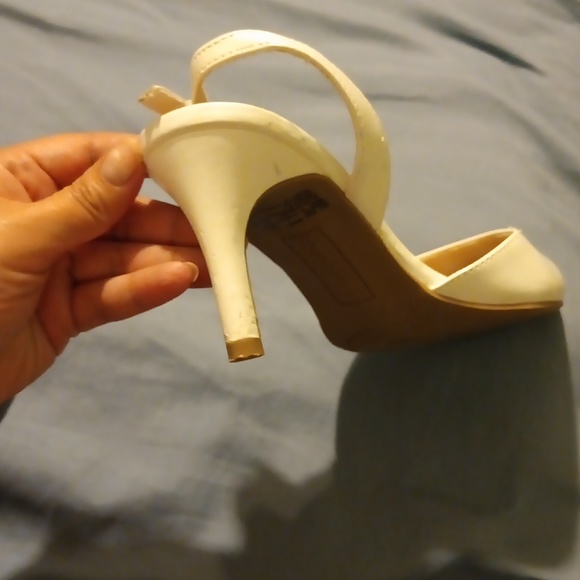Heels - Picture 2 of 4